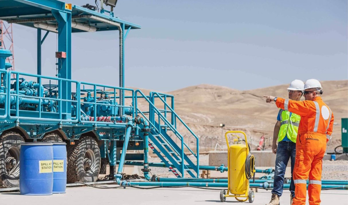 Building resilience in the oil industry: lessons learned from crisis management